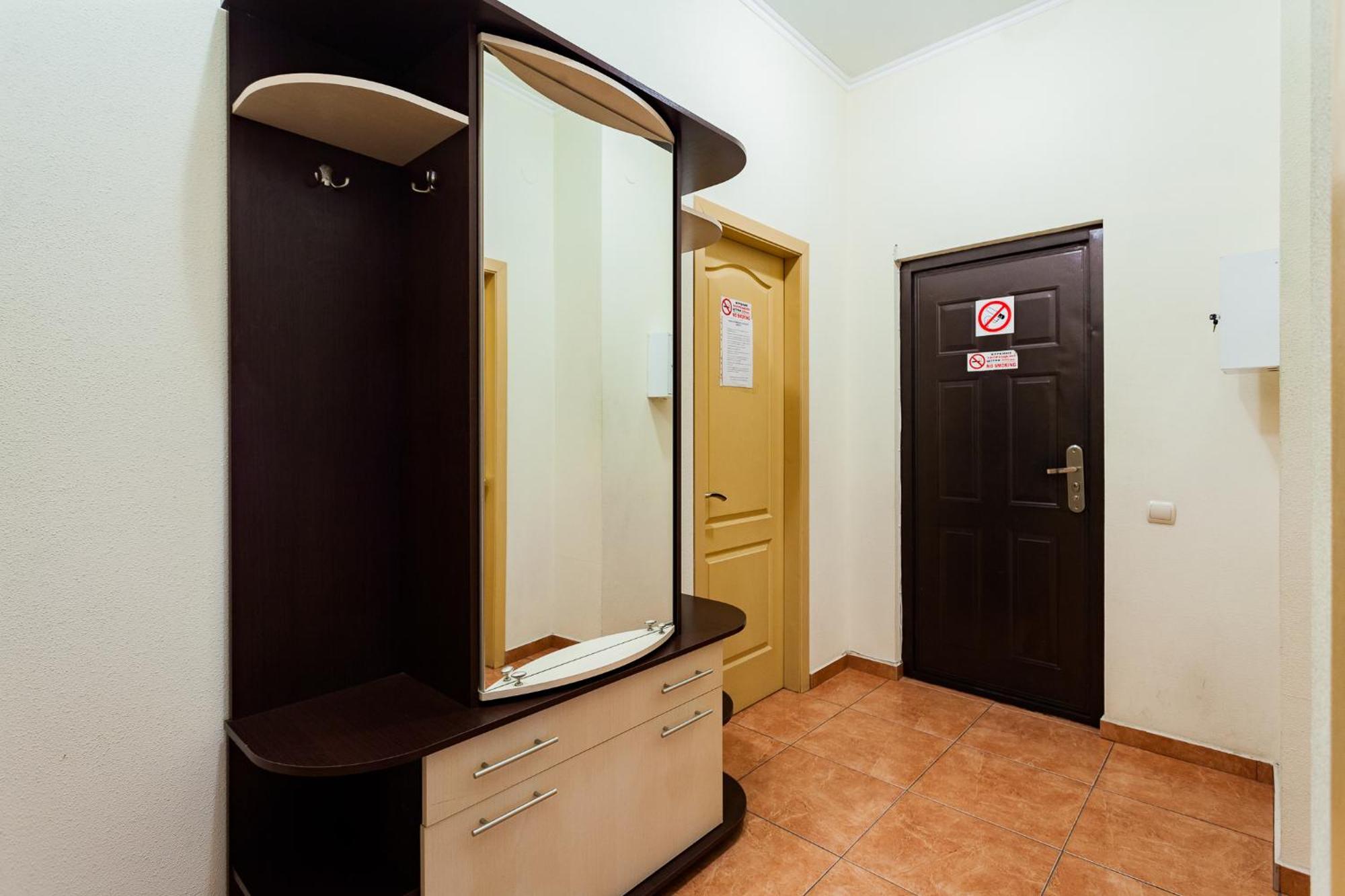 Apartment At Malaya Zhytomyrska 5 Kyiv Exterior photo