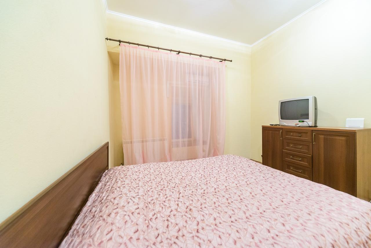 Apartment At Malaya Zhytomyrska 5 Kyiv Exterior photo
